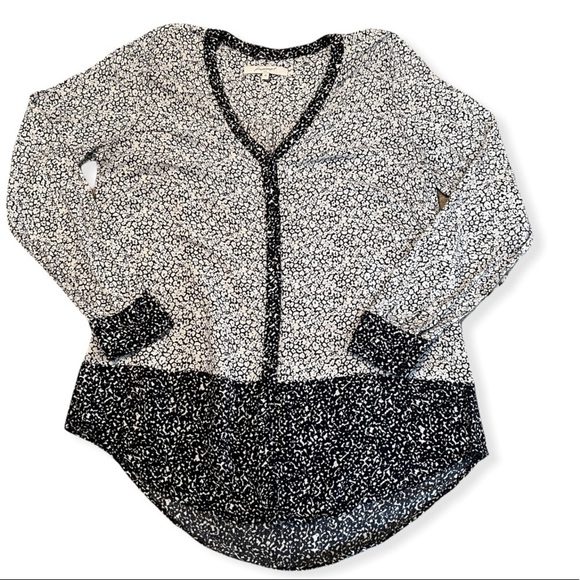 FoxCroft Blouse Blue/White Long Sleeve Size  10 - Picture 3 of 7